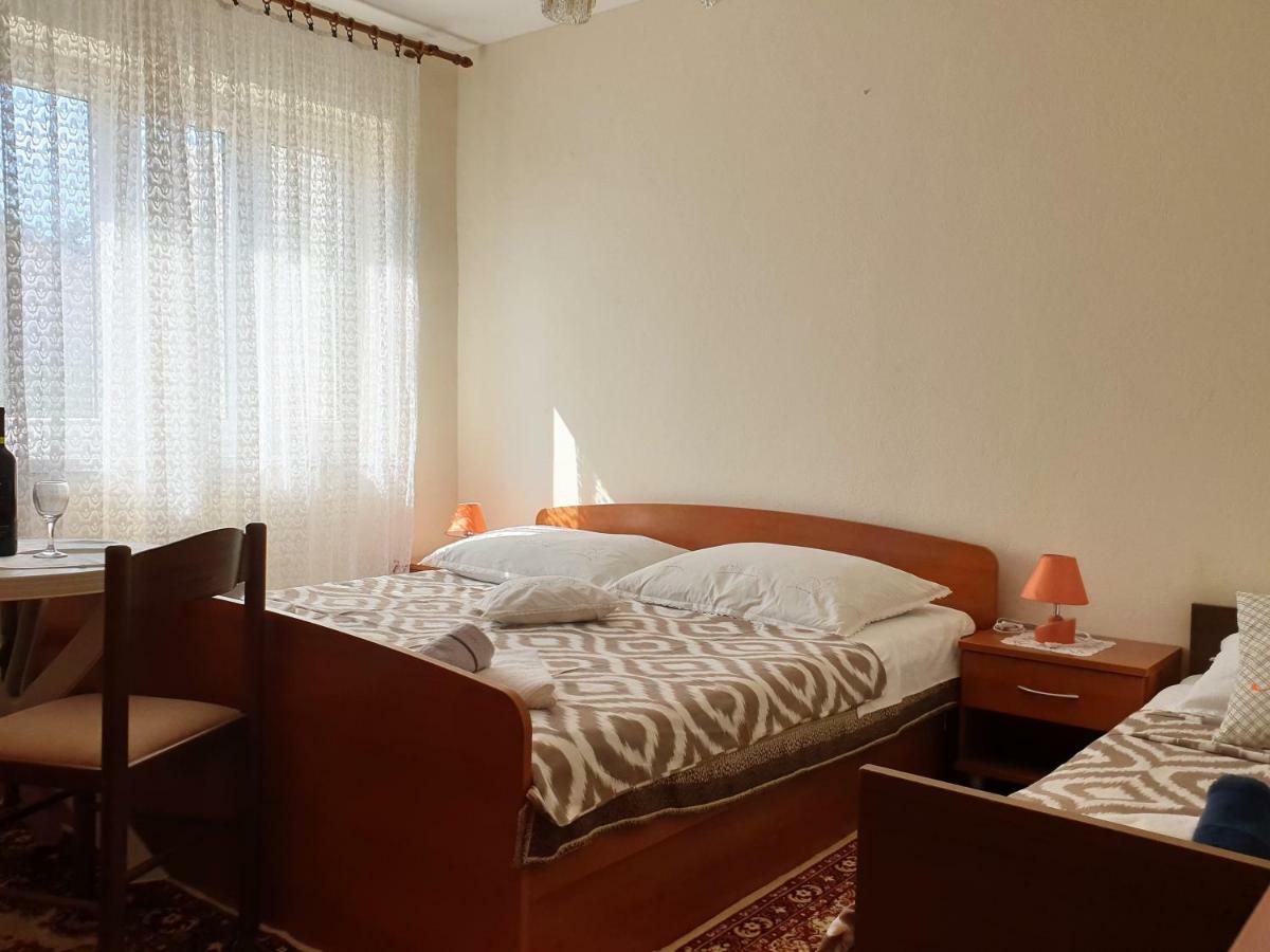Guest House Miro Novalja Exteriér fotografie